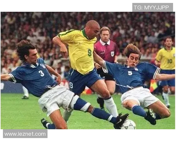 十位足球明星的传奇故事与辉煌成就盘点 十位足球明星的传奇故事与辉煌成就盘点